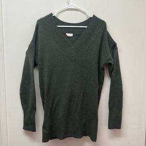 4/$10 Deal 🎉 Olive Sweater - Size L
